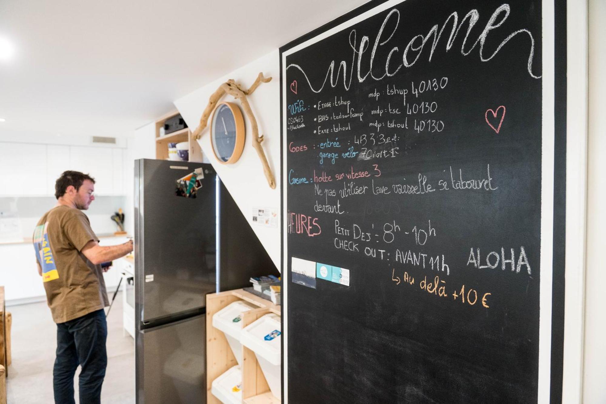 카브레톤 Ted Surf House B&B 외부 사진